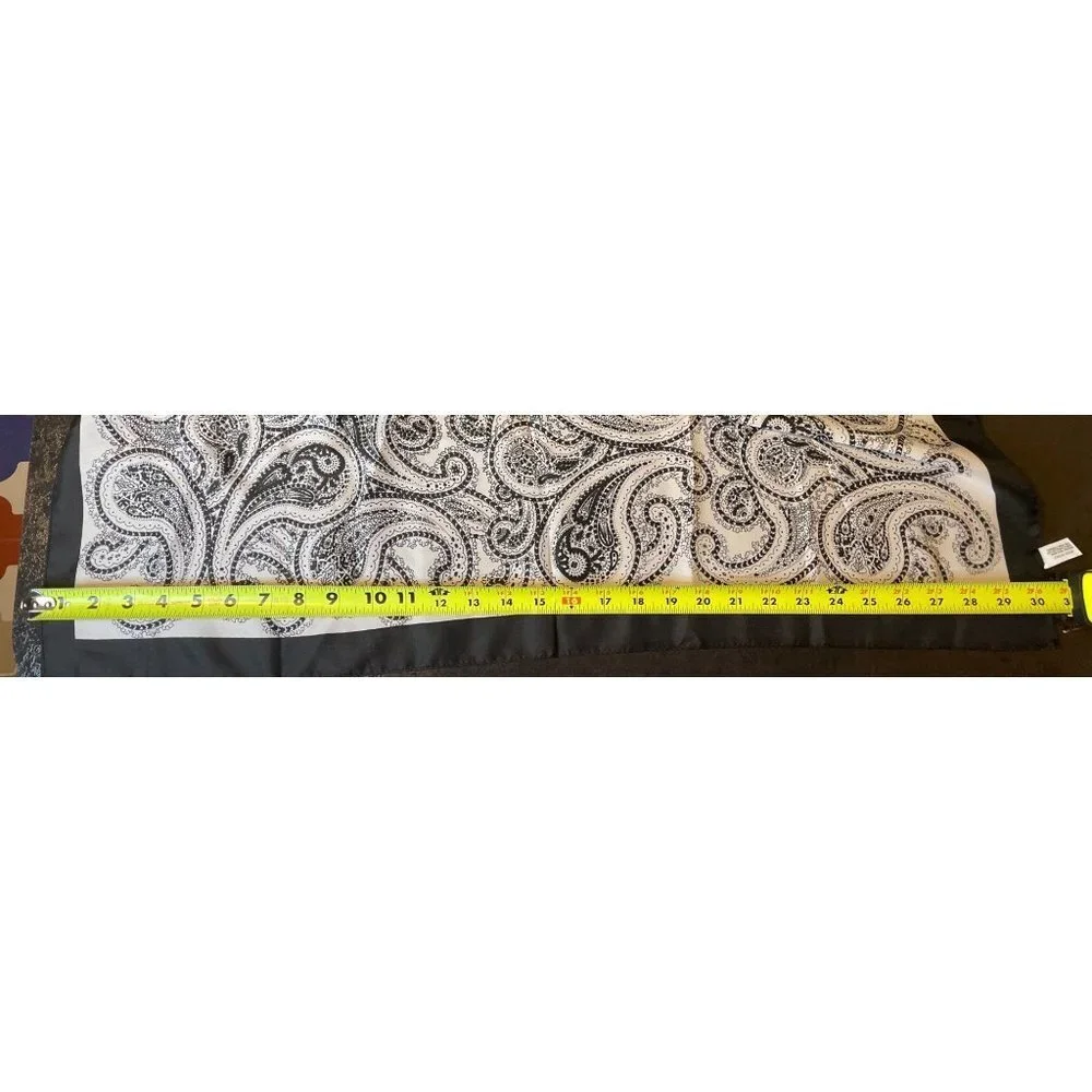 Carola’s Black White Paisley Polyester 30 x 30 Scarf